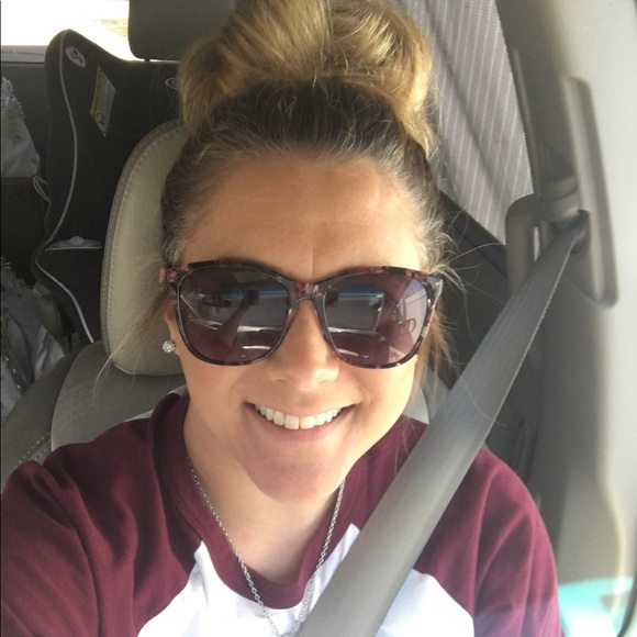 Meet your Posher, Kristy - Picture 2 of 3